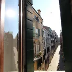 Stunning Apartment In The Heart Of Venice